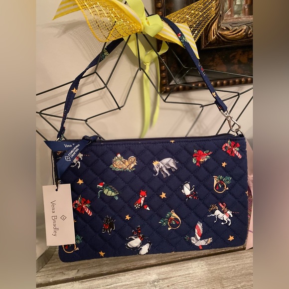 Vera Bradley RFID Convertible Wristlet ✨ Snow Globe Motifs - Picture 9 of 14